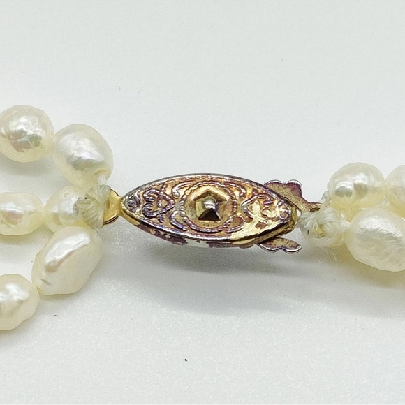 Cream Pearl Bracelet with Lustrous Finish Silver - Picture 3 of 9